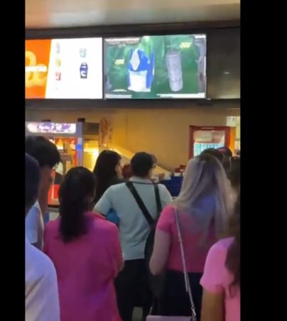 Se desata la "Barbie pelea" en cine de México por escacez de vasos coleccionables de Barbie. TWITTER/@DiariodeMorelos