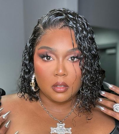 Lizzo sale a declarar sobre las acusaciones por acoso sexual y discriminación, esto dijo. FACEBOOK/LIZZO