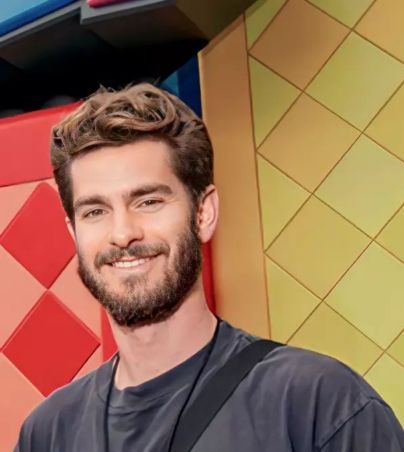 ¿Es gay? Andrew Garfield es fotografiado con otro hombre y las redes enloquecen. INSTAGRAM/andrewgarfieldoffecialy