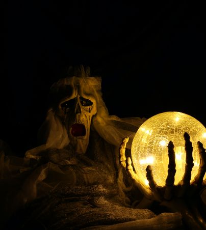 Solo para valientes; estos son los 3 mejores podcast de Spotify sobre terror y fenómeno paranormal. UNSPLASH/Lan Gao