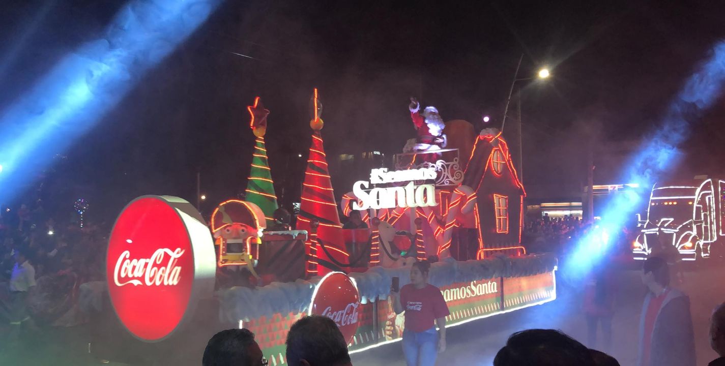 La caravana navideña de la Coca Cola llega a Guadalajara este 2023. Facebook/Miguel Laure