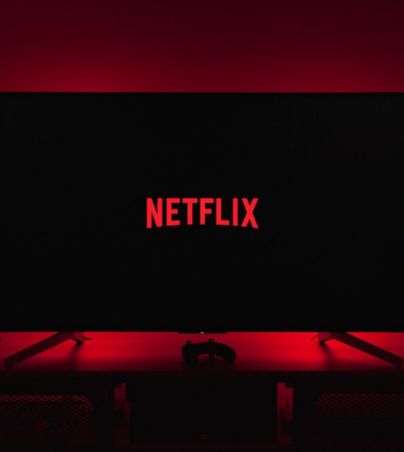 Estos son los estrenos de series que se avecinan en la plataforma de Netflix. Facebook/Xataka Móvil