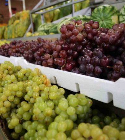 Lava de forma correcta las uvas para pedir los deseos en esta despedida de año 2023, Facebook/Mercado de Abastos