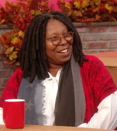 Pese a acusaciones, Whoopi Goldberg niega estar involucrada en el caso Jeffrey Epstein . PINTEREST/Rachael Ray Show