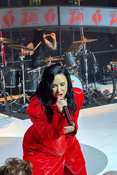 ¿De mal gusto? Demi Lovato canta "Heart Attack" en evento sobre salud cardíaca y causa disgustos (FOTOS). INSTAGRAM/